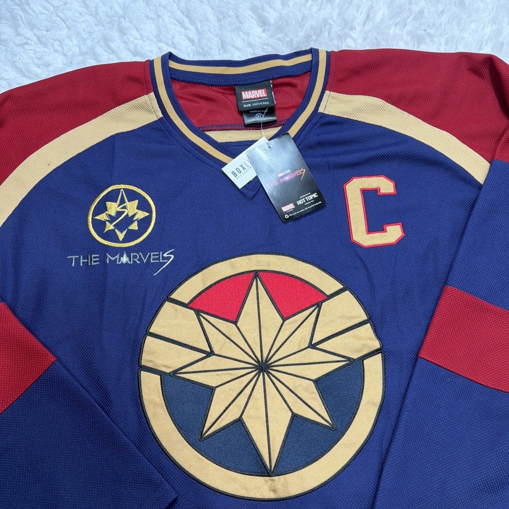 MARVEL Danvers 19 Hockey Jersey Sz XL Red Blue Disney Movie Collectors New Rare!